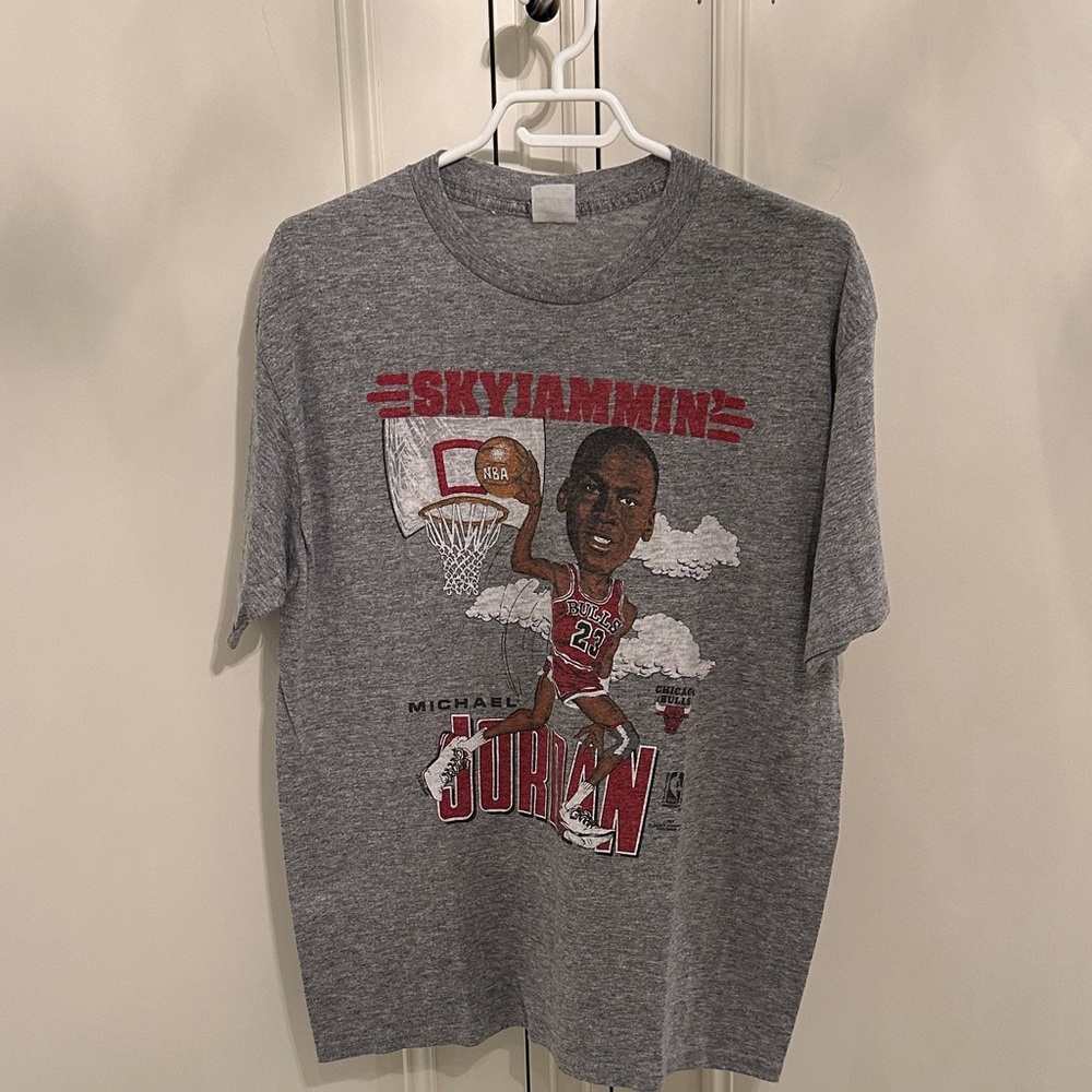 Vintage 90s Michael Jordan Skyjammin Chicago Bulls NBA Caricature T-Shirt
